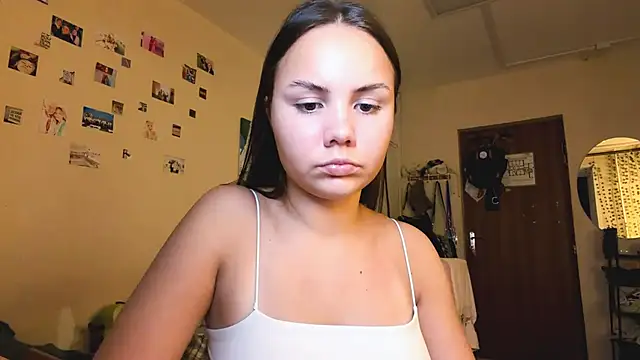 RebelLuna Show in webcam