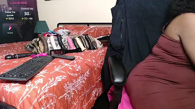 MissTajaa Show in webcam