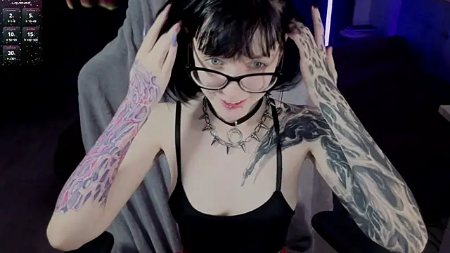 HazelTompson Adlı Modelin Canlı XXX Sohbeti