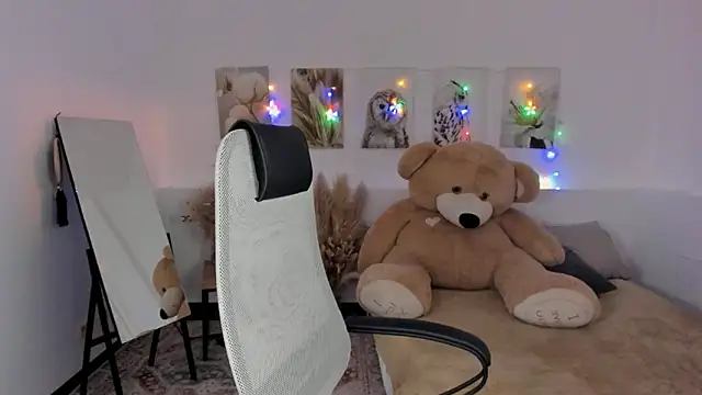 IndigoFae Chat XXX in diretta