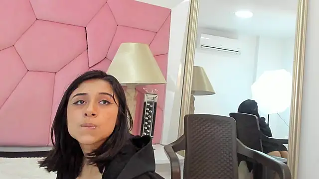 MiahSantorini: απευθείας συνομιλία ΧΧΧ