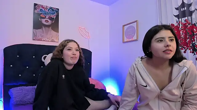 valeria_and_zoe élő XXX-chatje