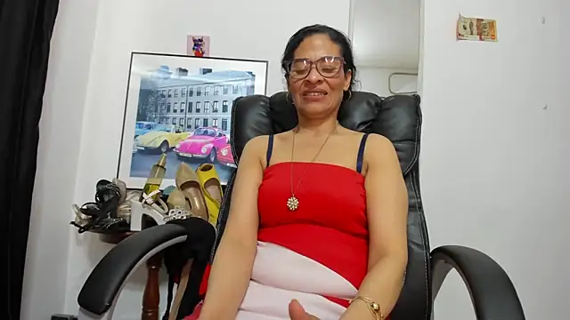 Aries_Mature Show in webcam