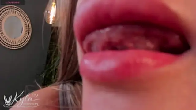 Chat XXX en directo de KylaMorrison