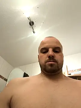 Phoenix2310: διαδικτυακό σόου στην κάμερα