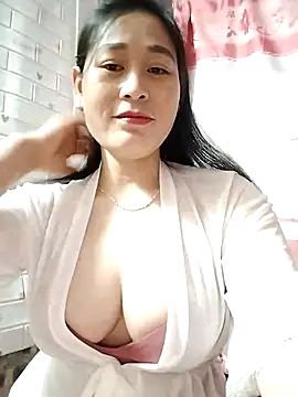 NgocLinh_69 élő XXX-chatje