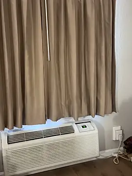 Онлайн чат XXX Throatgoat2026