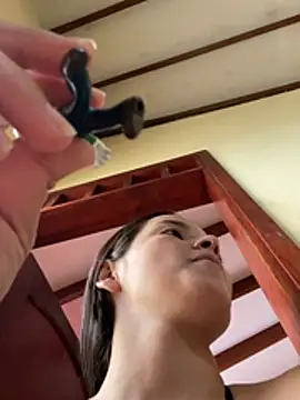 XXX chat uživo modela Mia_jhoonson