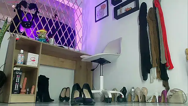 Chat +18 de myla_sarah ao vivo