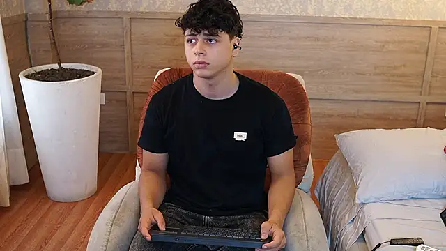 Chat +18 de Ethan_occonor ao vivo