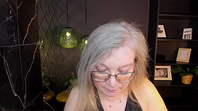 NataliMellow's Live XXX Chat