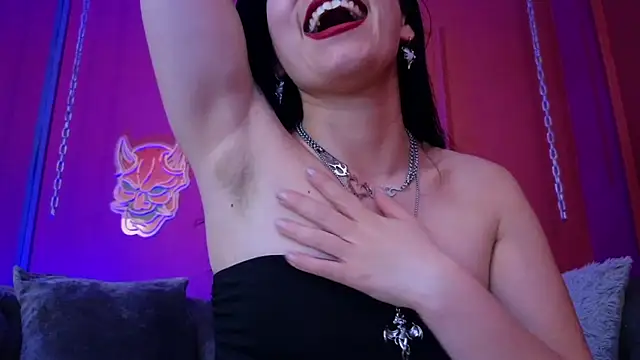 Julieta_Russell 即時 XXX 聊天