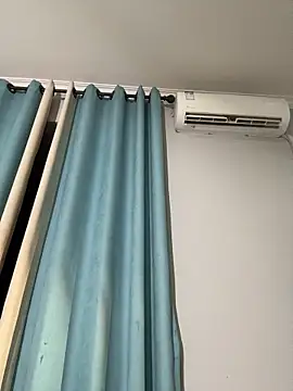 Yiyi-707 在線直播表演