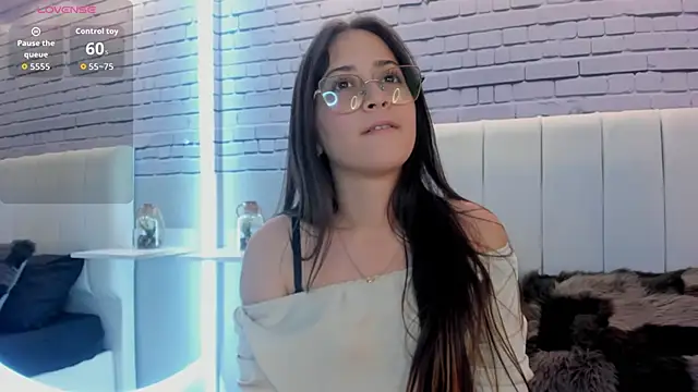 Chat XXX en directo de SophieeMoore