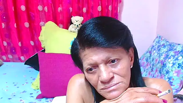 SLUTTYROXY: онлайн-секс-чат