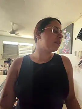 XXX chat uživo modela LaHijaDelPecado