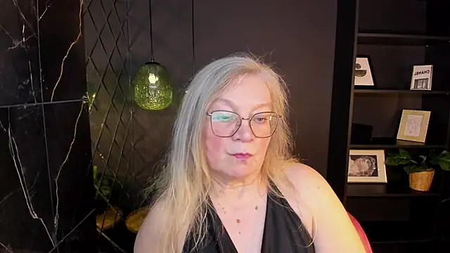 Chat +18 de NataliMellow ao vivo