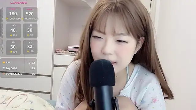 Xiaorui-'s Live XXX Chat