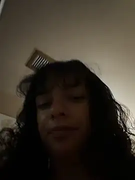 allybluee777 即時 XXX 聊天