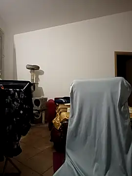 LovmoraのライブXXXチャット