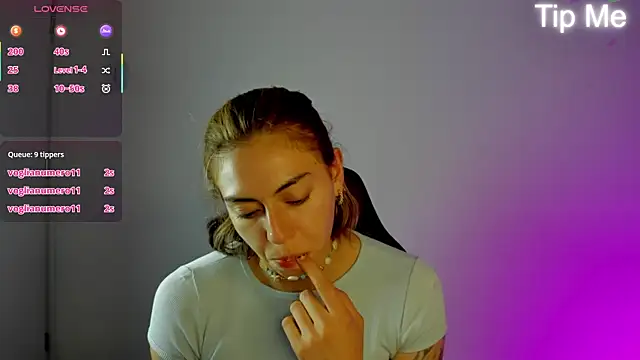 april_dumont: онлайн-секс-чат