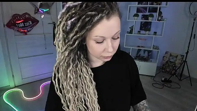 HoneySallyMoore Adlı Modelin Canlı XXX Sohbeti