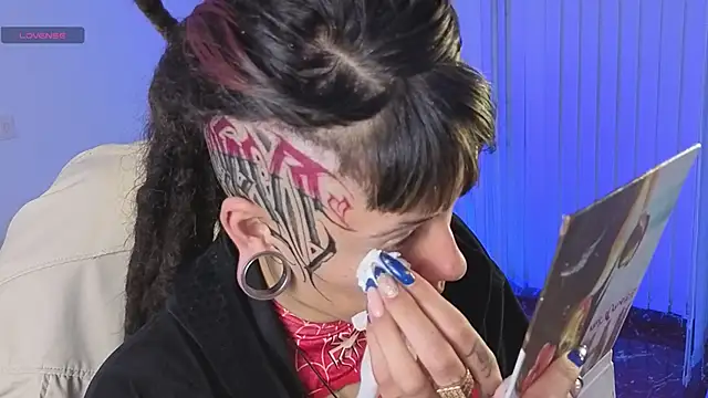 _sharlotte777's Live XXX Chat