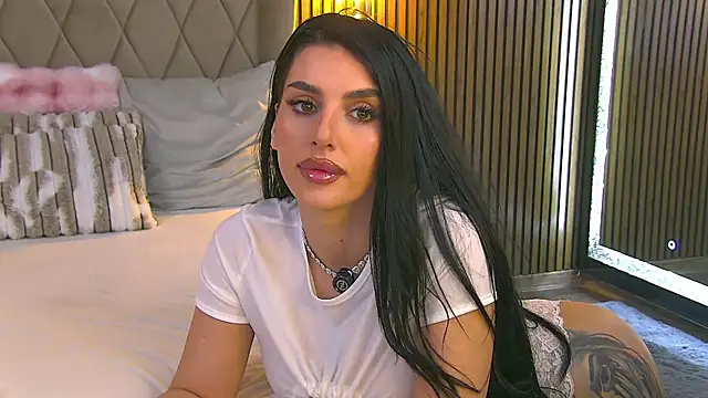 دردشة AmyBlair الجنسية المباشرة