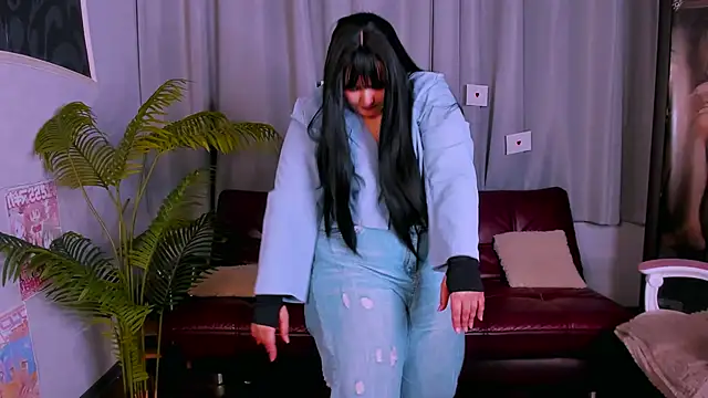 Chatroom XXX en direct de HwasaMoore