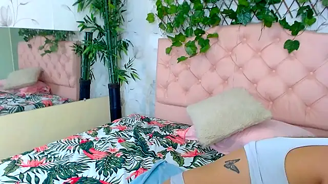 zara_cute: онлайн-секс-чат