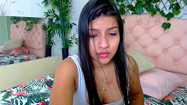 zara_cute: онлайн-секс-чат