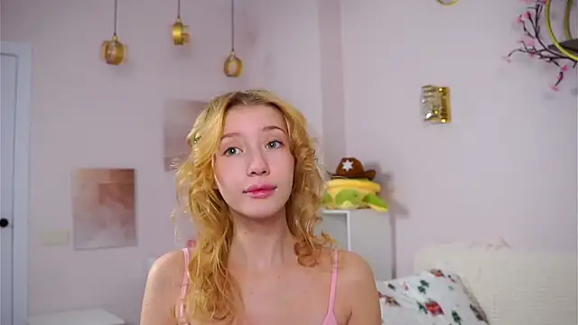 SunnivaCovil Live XXX-chat