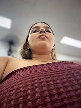 XXX chat uživo modela Colibri_xxx