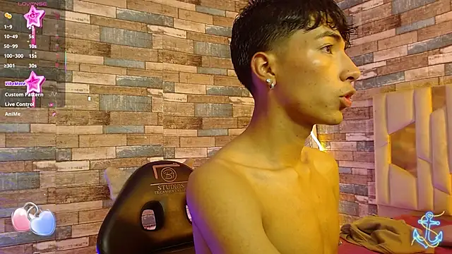 osamu_tay Show in webcam