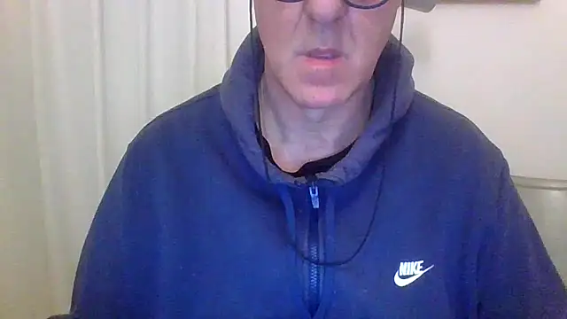 ANONIMO7735 Show in webcam