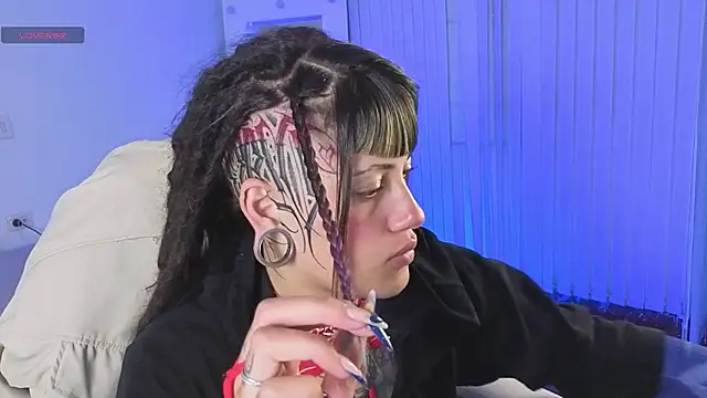 _sharlotte777 élő XXX-chatje