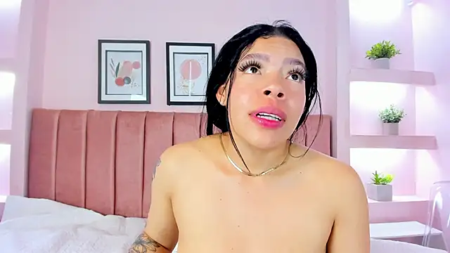 Sophia_Salem live XXX chat