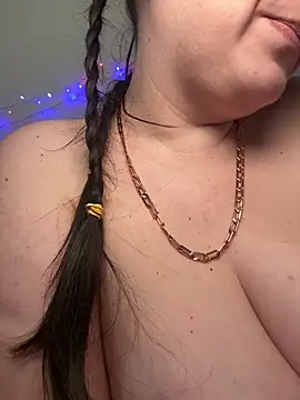 Chatroom XXX en direct de Evelinia