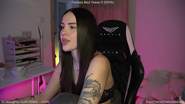 Chatroom XXX en direct de NaomiiMoon