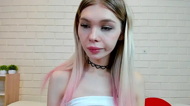 Chatroom XXX en direct de Blondy_Fina