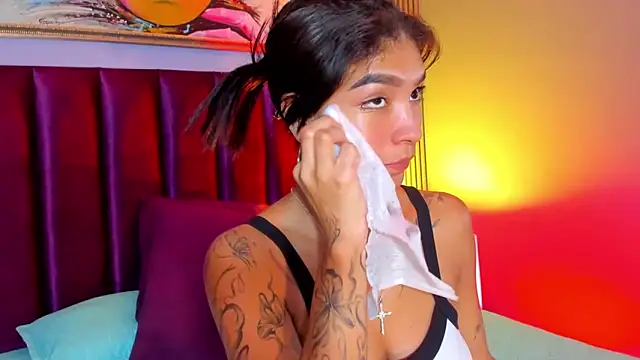 LauraAristizabal Live XXX-Chat