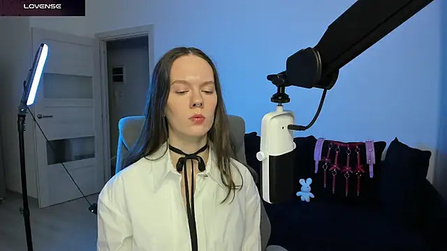 Goddess_of_Fertility: διαδικτυακό σόου στην κάμερα