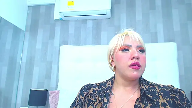 Chatroom XXX en direct de LeahMillerr