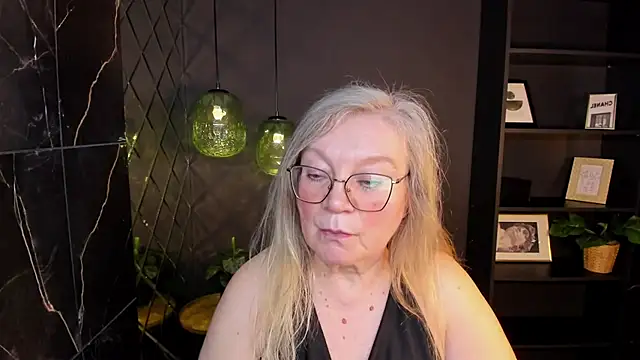 NataliMellow live XXX chat