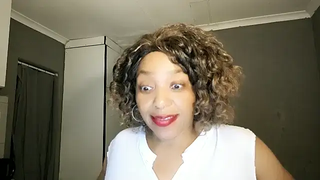 Онлайн чат XXX Lillyan_N