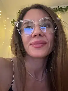 LucieMackn Live XXX chat