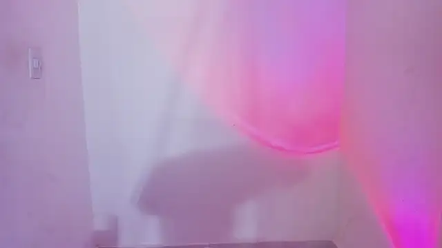 Viioleett_cum's Live XXX Chat