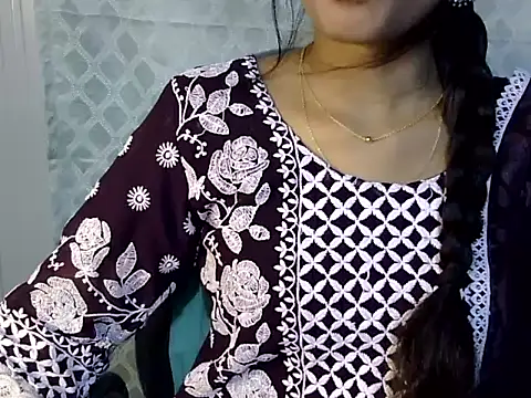 Shab_M Adlı Modelin Canlı XXX Sohbeti