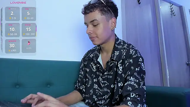 Xavier_Fox___ Chat XXX in diretta