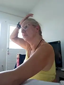 MILEIDE980 Live XXX-chat